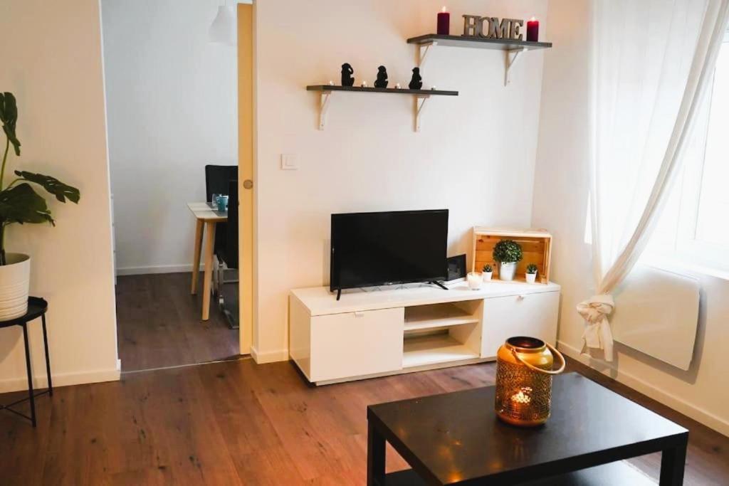 Rm-1 - Appartement F2 Au 1Er Etage Pour 1-3 Pers ミュルーズ エクステリア 写真