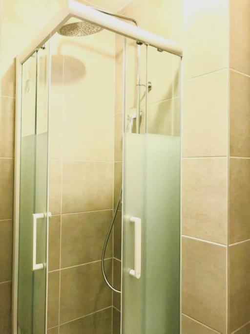 Rm-1 - Appartement F2 Au 1Er Etage Pour 1-3 Pers ミュルーズ エクステリア 写真
